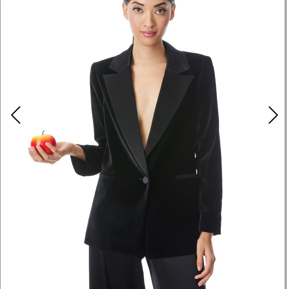 Alice + Olivia Jackets & Blazers - Alice + Olivia Denny Boyfriend Blazer NWT
